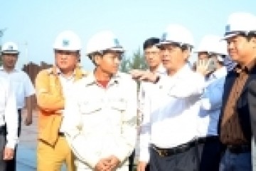 Chủ tịch HĐTV PVN thăm và chúc Tết Công ty Công nghiệp tàu thủy Dung Quất