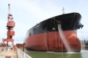 DQS lai dắt thành công tàu Galilean 7 vào dock để sửa chữa