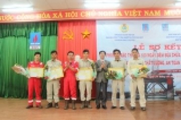 Công đoàn- Đoàn Thanh niên DQS tổ chức lễ sơ kết phong trào thi đua 180 ngày đêm hoàn thành sửa chữa giàn khoan Đại Hùng 01